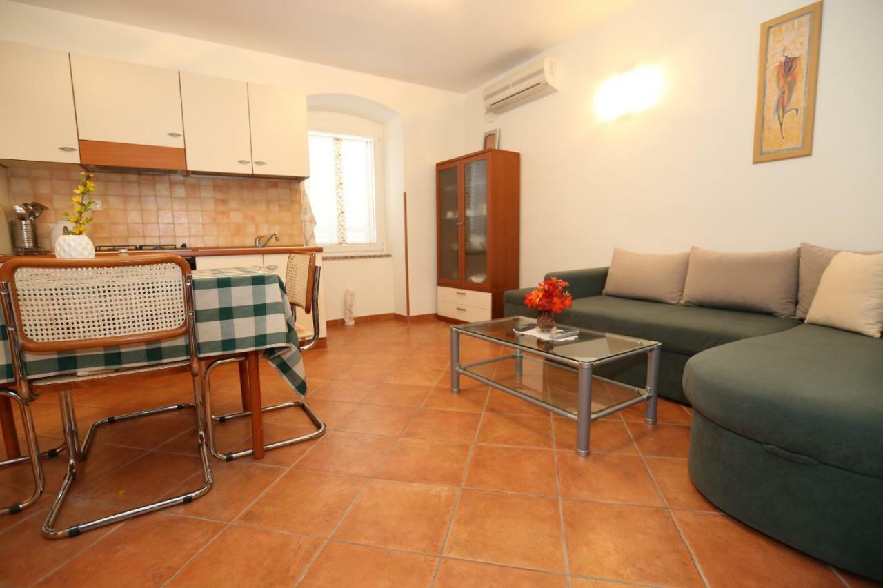 Apartment By The Sea Baška Esterno foto
